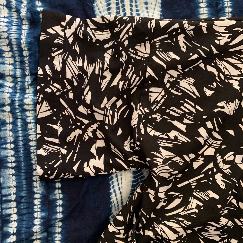 Banana Republic Black & White Kimono